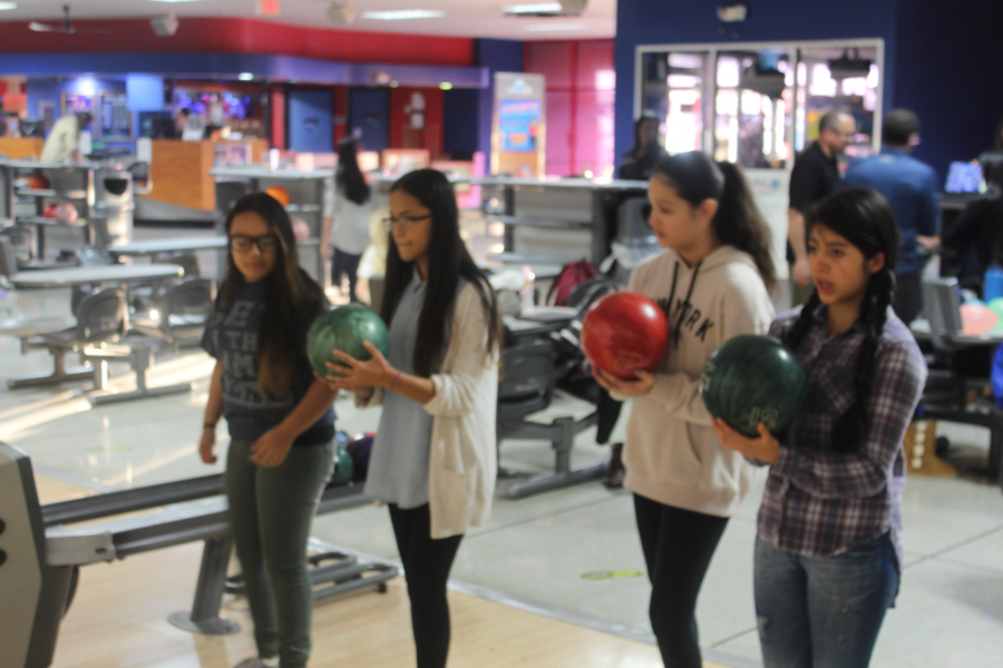 Girls Bowling Prepares for their Striking Season