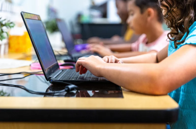 Is AI Helping Students Learn or Making Them Dependent?